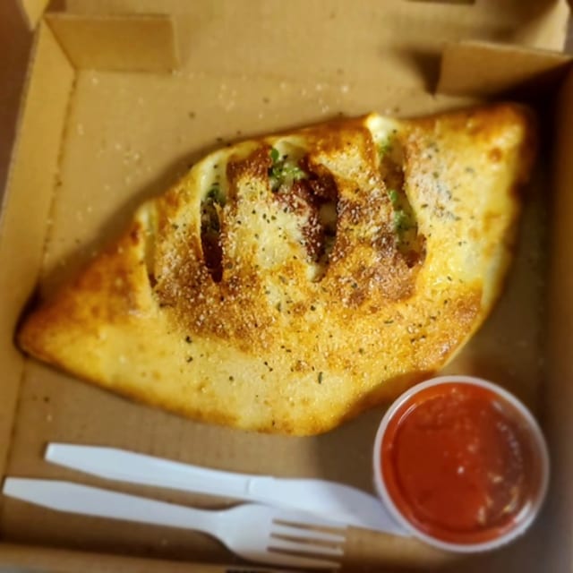 Cheese Calzone (Medium).