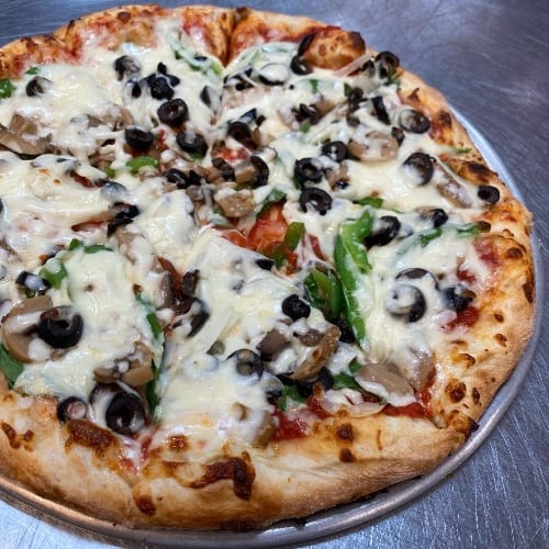 Vegetarian Deluxe Pizza (Round 21").