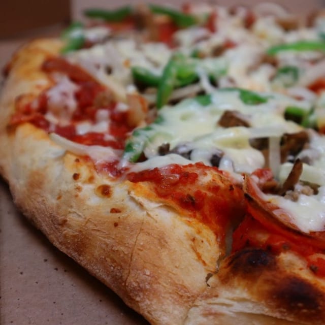 House Special Pizza (Round 21").
