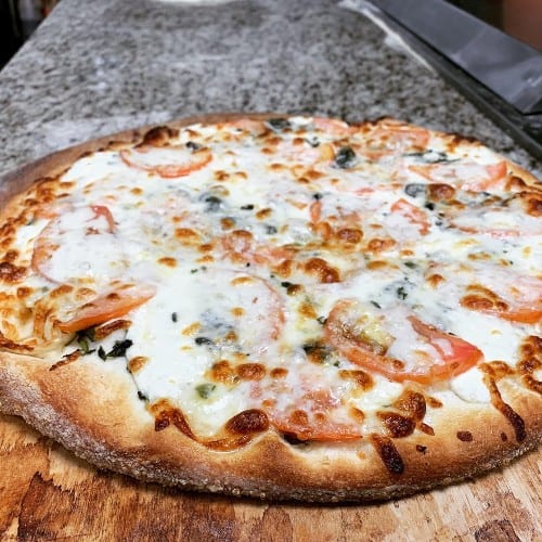 Ricotta, Mozzarella, Sliced Tomato, Fresh Garlic & Fresh Basil Pizza (Large 14").