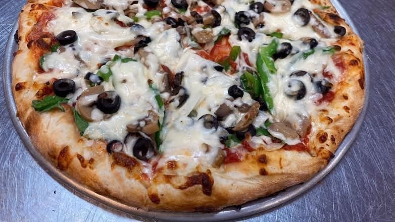 Vegetarian Deluxe Pizza (Rectangular 16"x24").