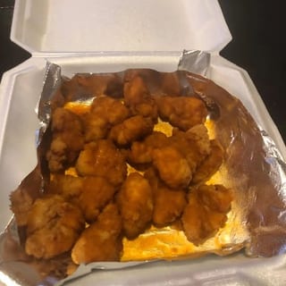 Boneless Wings with Fries